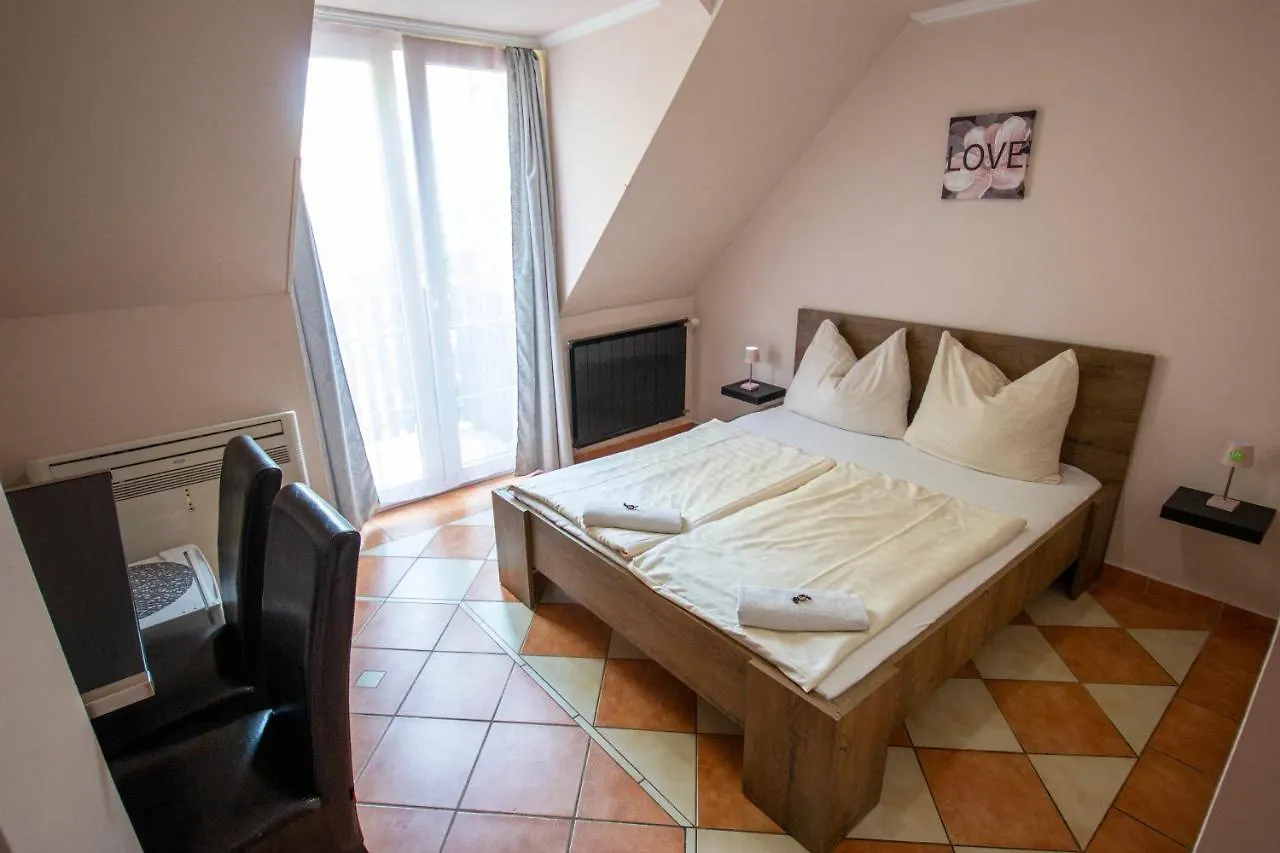 ***  Richter Pansion Otel Budapeşte Macaristan